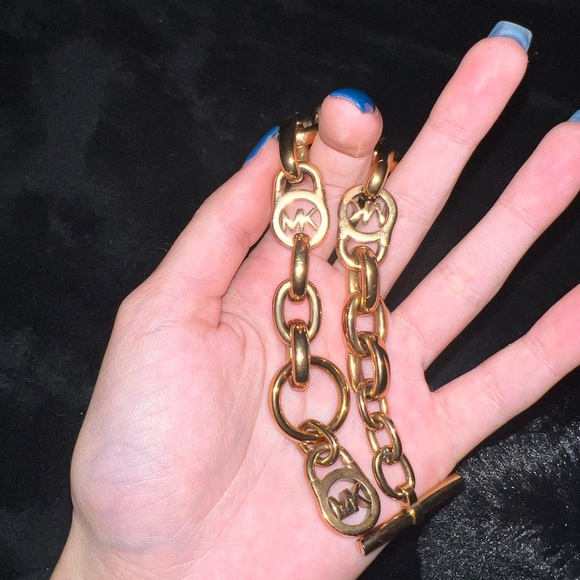 Michael Kors Padlock MK ChainLink Toggle Closure Bracelet - Picture 4 of 5